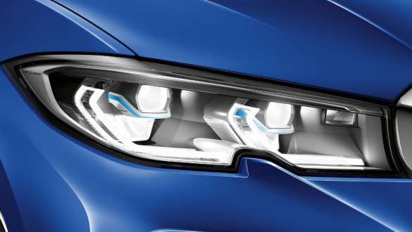BMW 3 Series Sedan, BMW Laserlight Lateral close-up of the left front headlight with BMW Laserlight.
