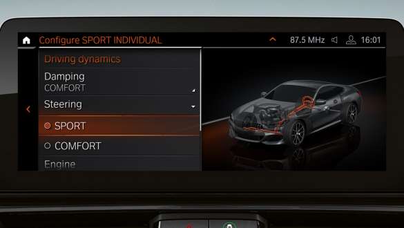 Integral Active Steering BMW 8 Series Coupé G15 LCI Facelift 2022 Control Display close-up