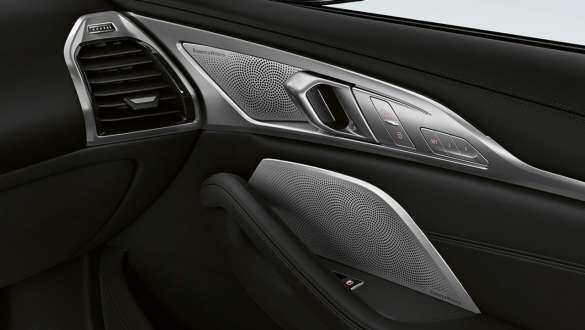Bowers & Wilkins Diamond surround sound system BMW 8 Series Coupé G15 LCI Facelift 2022 interior