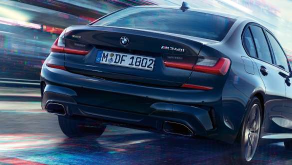 M sport differential BMW M340i xDrive Sedan 2020 Sapphire Black metallic M sport differential rear view