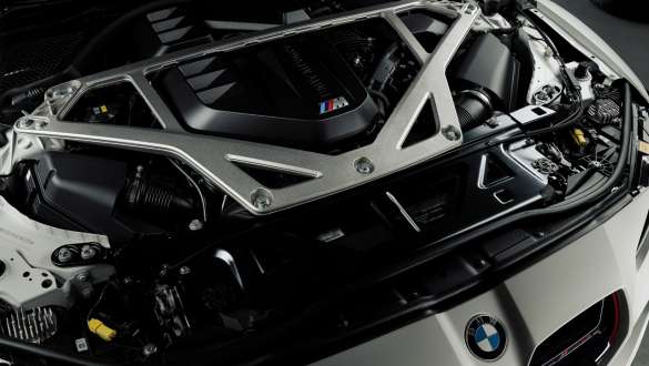 High-Performance M TwinPower Turbo inline 6-cylinder petrol engine BMW M3 CS G80 BMW M3 CS G80 High-Performance M TwinPower Turbo inline 6-cylinder petrol engine close-up