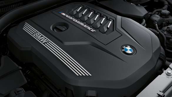BMW M TwinPower Turbo petrol engine BMW M440i xDrive Cabriolet G23 2020 BMW M TwinPower Turbo inline 6-cylinder petrol engine BMW M440i xDrive Cabriolet G23 2020 close up engine cover