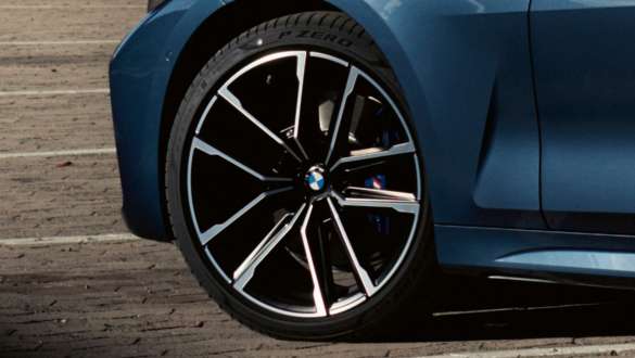 18" M light alloy wheels 848 M BMW M440i xDrive Coupé G22 2020 BMW M440i xDrive Coupé G22 2020 18" M light alloy wheels 848 M close up