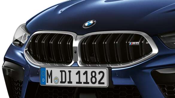 M Kidney grille in chrome high-gloss BMW M8 Convertible F91 LCI Facelift 2022 BMW M8 Convertible F91 LCI Facelift 2022 BMW Individual tanzanite blue metallic M Kidney grille in chrome high-gloss