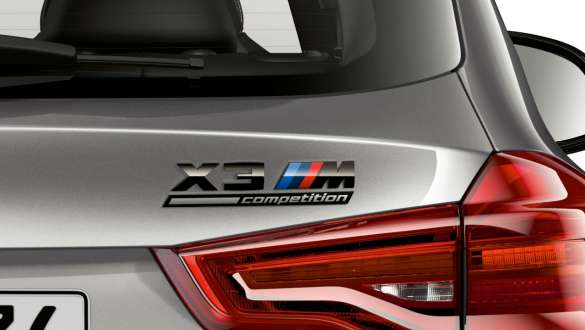 BMW X3 M Competition, rear with “X3 M Competition” lettering. BMW X3 M Competition in Donington Grey metallic, exterior, rear with “X3 M Competition” lettering.