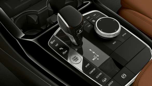 8-speed Steptronic Sport Transmission BMW X3 M40i M40d G01 LCI Facelift 2021 BMW X3 M40i M40d G01 LCI Facelift 2021 8-speed Steptronic Sport Transmission gear selector switch interior