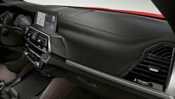 BMW X4 M Competition, Interior trim finishers ‘Carbon Fibre’ BMW X4 M Competition, interior, instrument panel with Interior trim finishers ‘Carbon Fibre’.