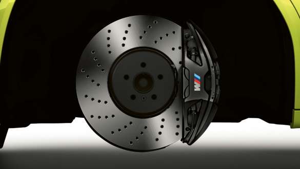 M Compound brakes in Black BMW X4 M Competition F98 LCI Facelift 2021 BMW X4 M Competition F98 LCI Facelift 2021 M Compound brakes in Black close-up