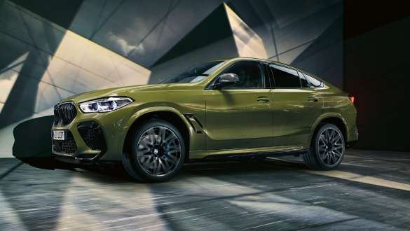 BMW X6 M Competition SUV with M xDrive BMW X6 M Competition with M xDrive BMW Individual Special Paint Urban Green F96 2020 SUV side view