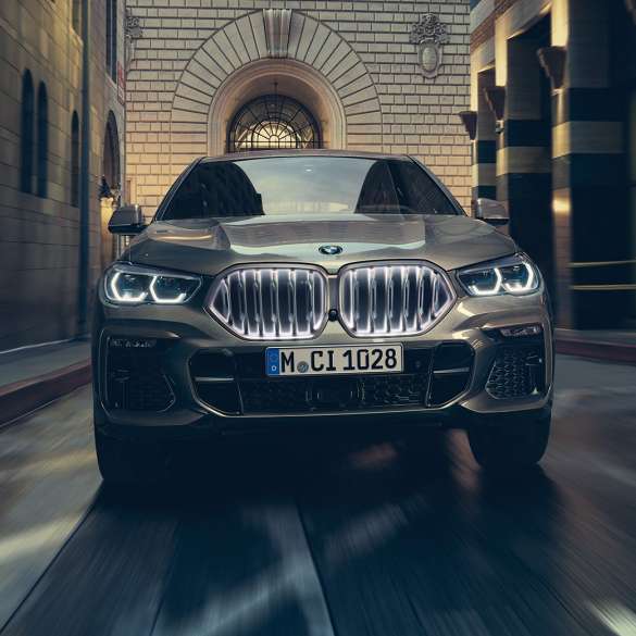 BMW X6 with M SUV TwinPower Turbo 6-cylinder diesel engine BMW X6 with M TwinPower Turbo 6-cylinder diesel engine G06 SUV Manhattan metallic front view