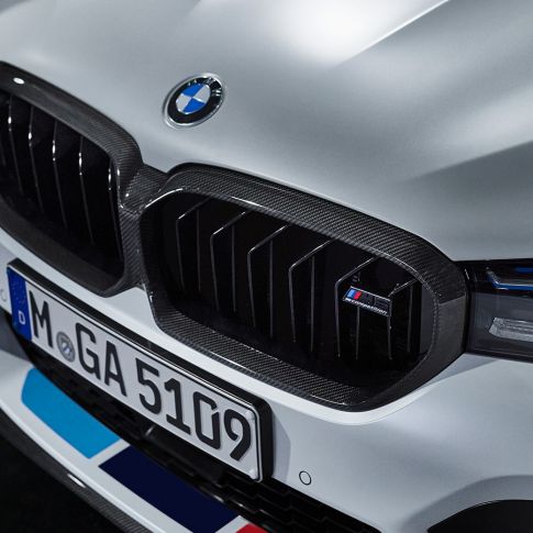 M Performance kidney grille carbon fibre close-up BMW M Performance Parts M Performance kidney grille carbon fibre close-up