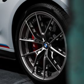 20" M Performance forged wheel Y-spoke style 863 M Ferric Grey matt close-up BWM M Performance Parts 20" M Performance forged wheel Y-spoke style 863 M Ferric Grey matt close-up