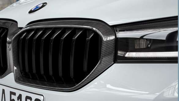 M Performance kidney grille carbon fibre BMW 5 Series Sedan G30 M Performance Parts M Performance kidney grille carbon fibre BMW 5 Series Sedan G30 M Performance Parts close up