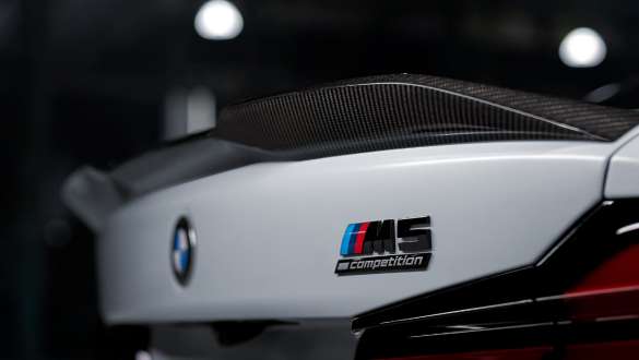 M Performance rear spoiler Pro carbon fibre BMW M5 F90 M Performance Parts M Performance rear spoiler Pro carbon fibre BMW M5 F90 M Performance Parts close up