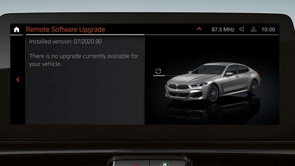 Remote Software Upgrade de la BMW Série 8 Gran Coupé G16 LCI restylage de l'habitacle, vue en gros plan du Control Display