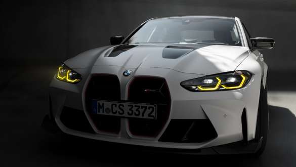 BMW M3 CS G80 Éclairage laser BMW avec icônes jaunes BMW M3 CS G80 Éclairage laser BMW avec icônes jaunes, vue avant à l’arrêt