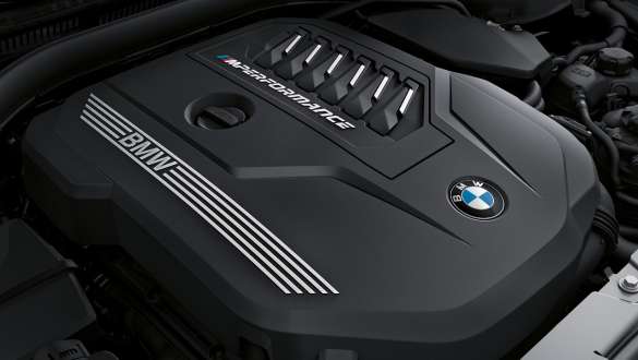 Moteur essence BMW M TwinPower Turbo BMW M440i xDrive Coupé G22 2020 Vue en gros plan de la BMW M440i xDrive Coupé G22 2020 avec moteur essence 6 cylindres en ligne BMW M TwinPower Turbo