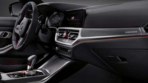 Inserts M Performance en carbone BMW M4 Coupé G82 2020 BMW M4 Coupé G82 2020 inserts M Performance en carbone habitacle vue en gros plan