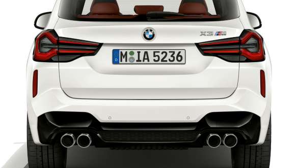 Design arrière de la BMW X3 M F97 LCI restylage 2021 BMW X3 M F97 LCI restylage en 2021 Alpinweiß vue arrière