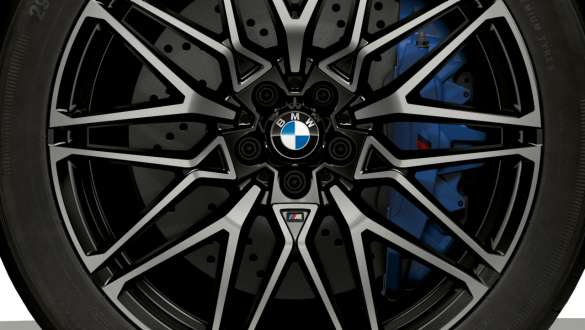 Freins M composites de la BMW X6 M Competition SUV Freins M composites de la BMW X6 M Competition F96 2020 SUV, vue en gros plan
