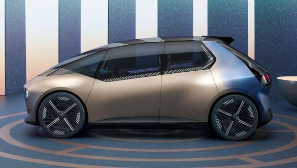 Design extérieur de la BMW i Vision Circular 2021, vue de profil Design extérieur du véhicule au concept visionnaire BMW i Vision Circular 2021, vue de profil