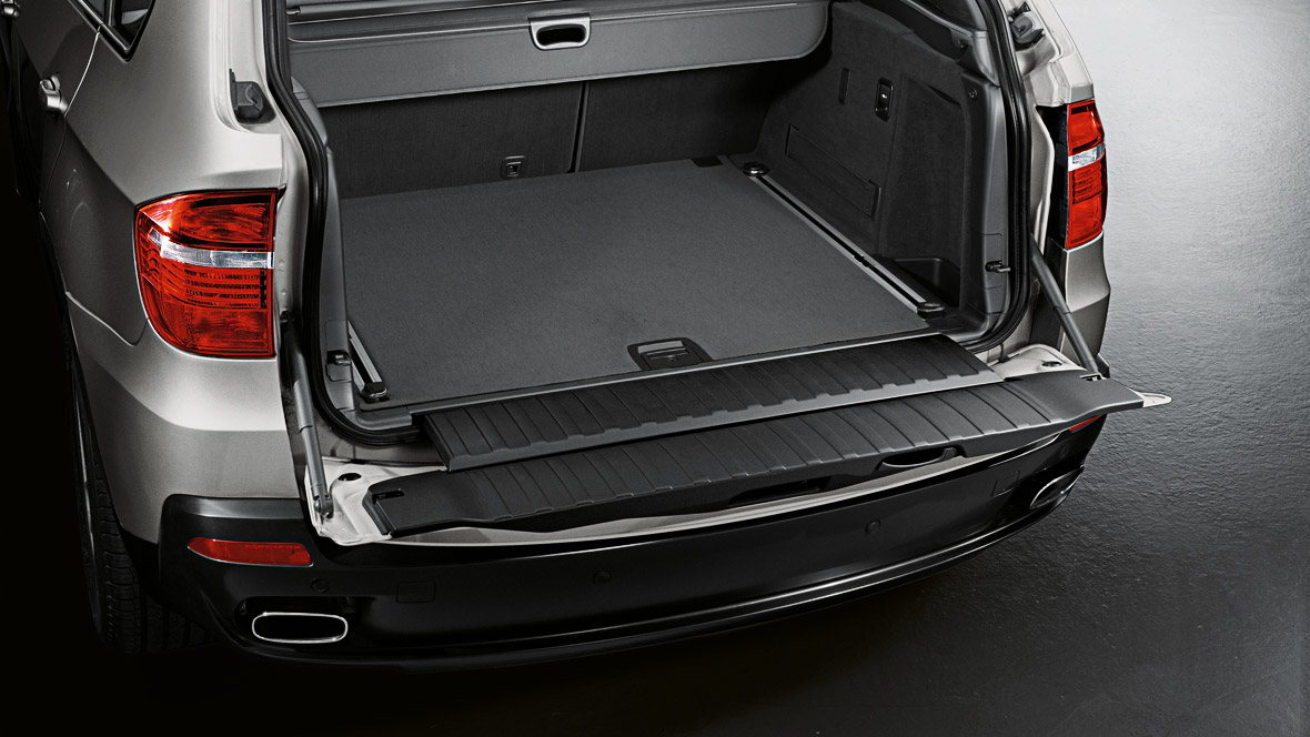 BMW storage package for luggage compartment