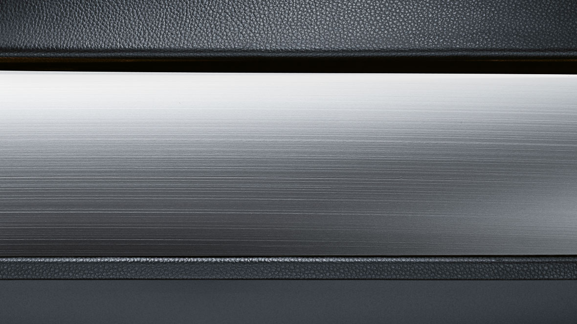 BMW interior trim strips in Finebrushed aluminium