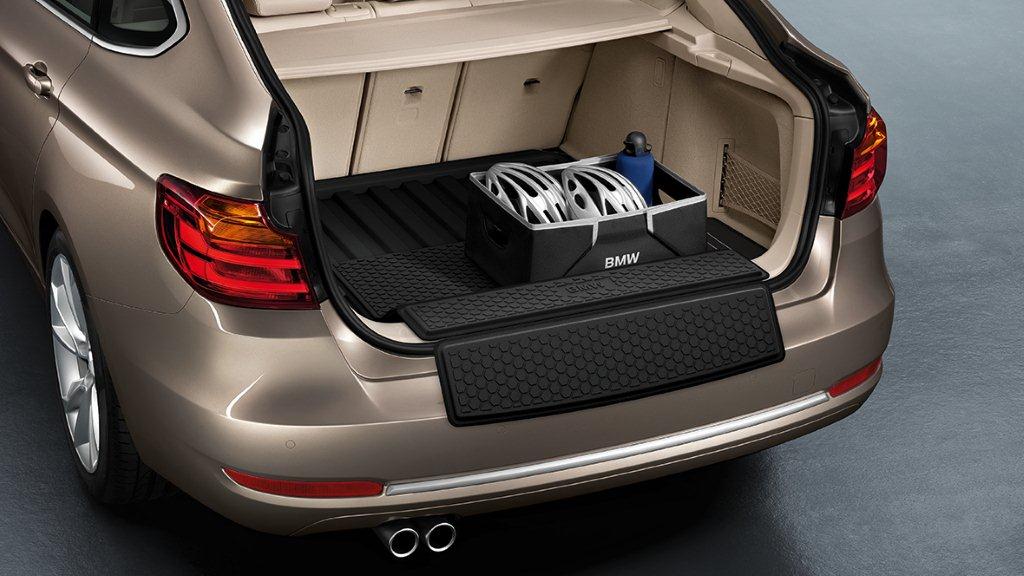 BMW luggage compartment organizer
