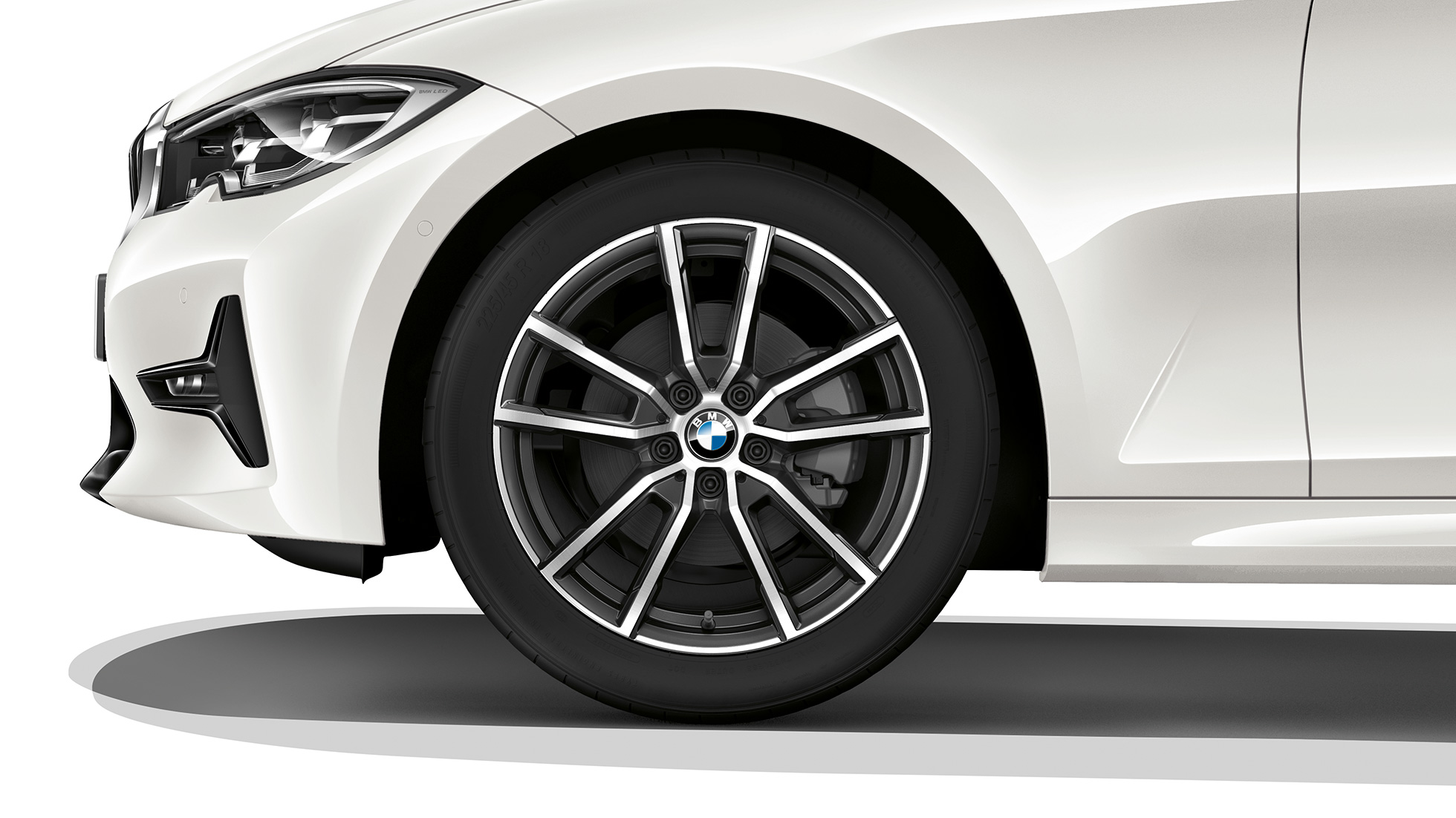 BMW 3 Series Sedan, Sport Line light alloy wheel Close-up of the light alloy wheel of the BMW 3 Series Sedan with Sport Line equipment.