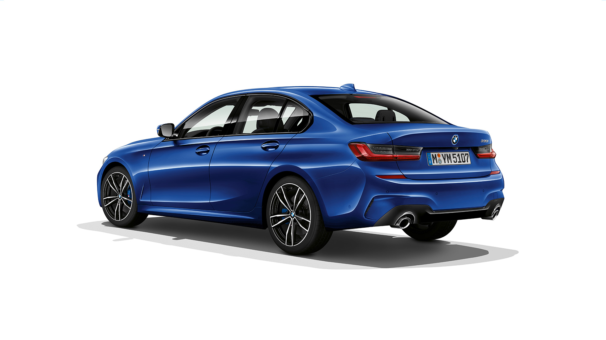 BMW Série 3 Berline, poupe du Kit M Sport Vue de trois-quarts arrière de la BMW Série 3 Berline dotée de l’équipement du Kit M Sport.