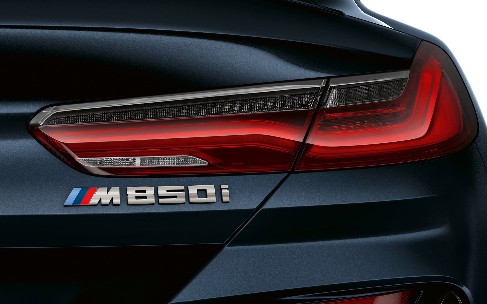 Close-up of the M850i emblem on the rear.