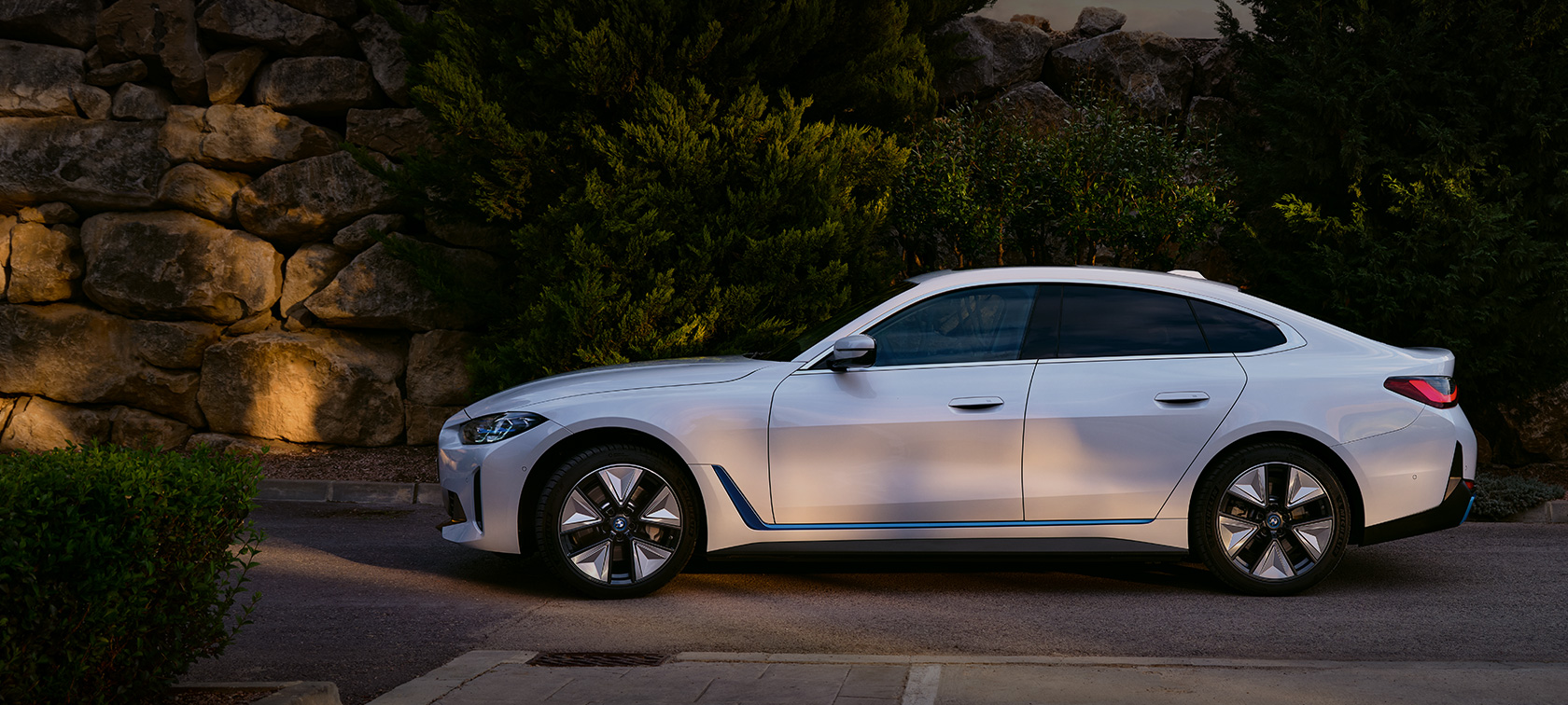 BMW i4 G26 prices models range charging design BMW