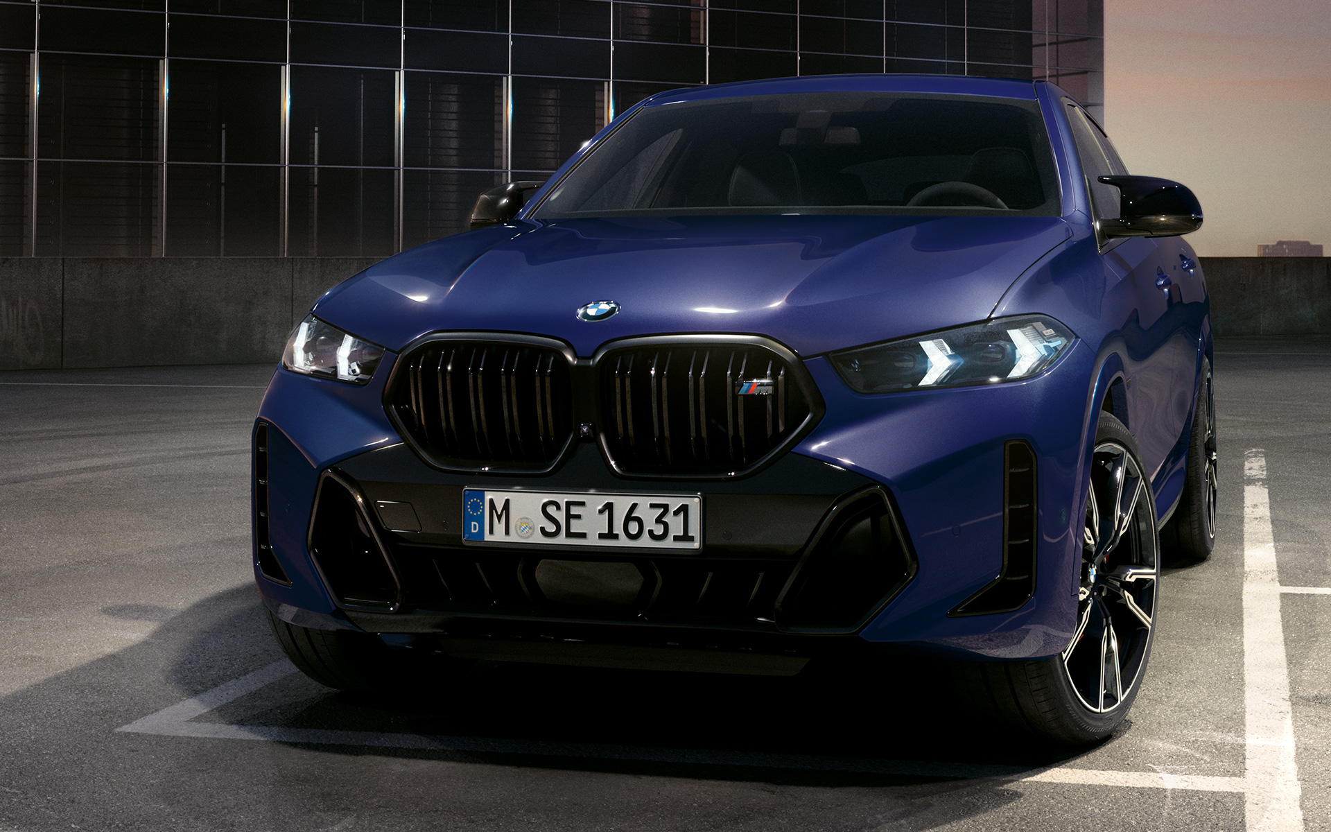 BMW X6 M60i G06 MP headlights close-up