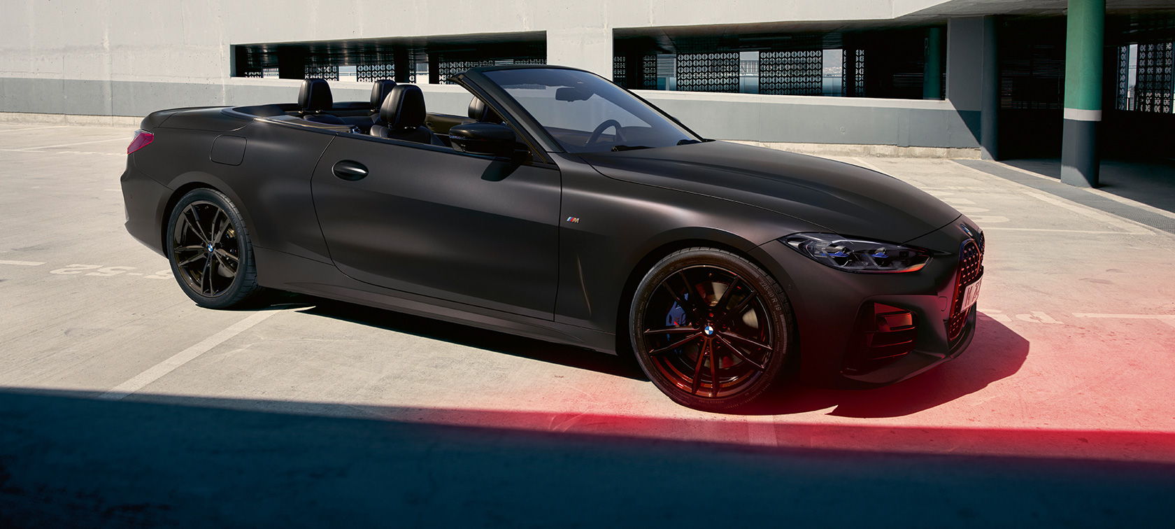 Three-quarter side view BMW M440i xDrive Cabriolet G23 2020 BMW M440i xDrive Cabriolet G23 2020 BMW Individual Frozen Deep Grey metallic three-quarter side view