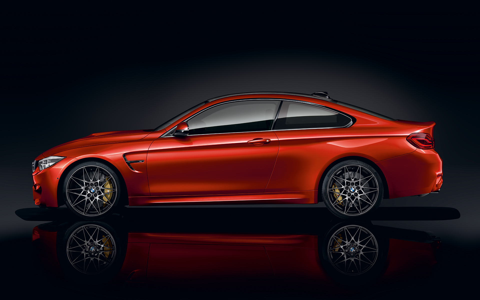 Download BMW M4 Coupé | Images & videos | BMW Canada