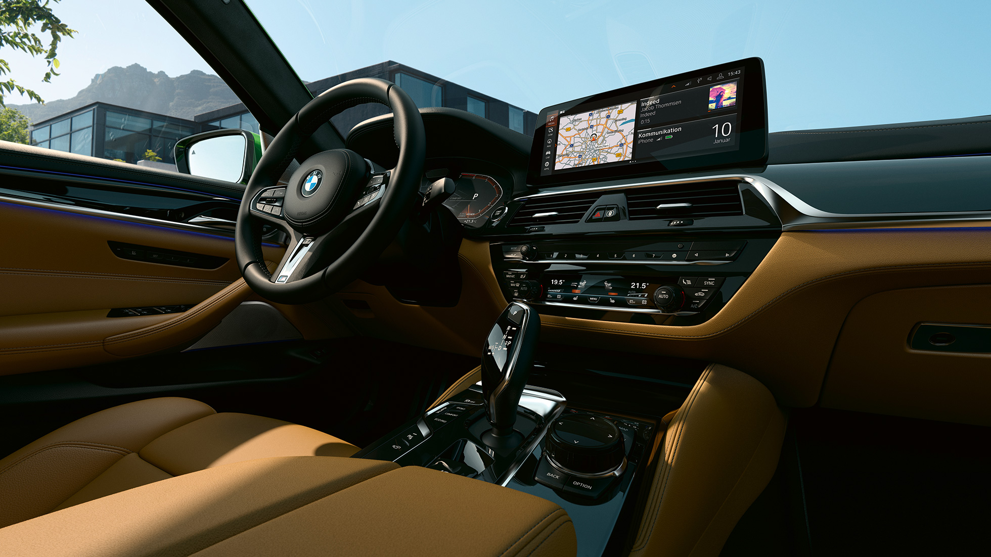 BMW M550i xDrive Berline G30 LCI restylage 2020 poste de conduite avec Control Display de 12,3'' BMW M550i xDrive Berline G30 LCI restylage 2020 poste de conduite avec Control Display de 12,3''