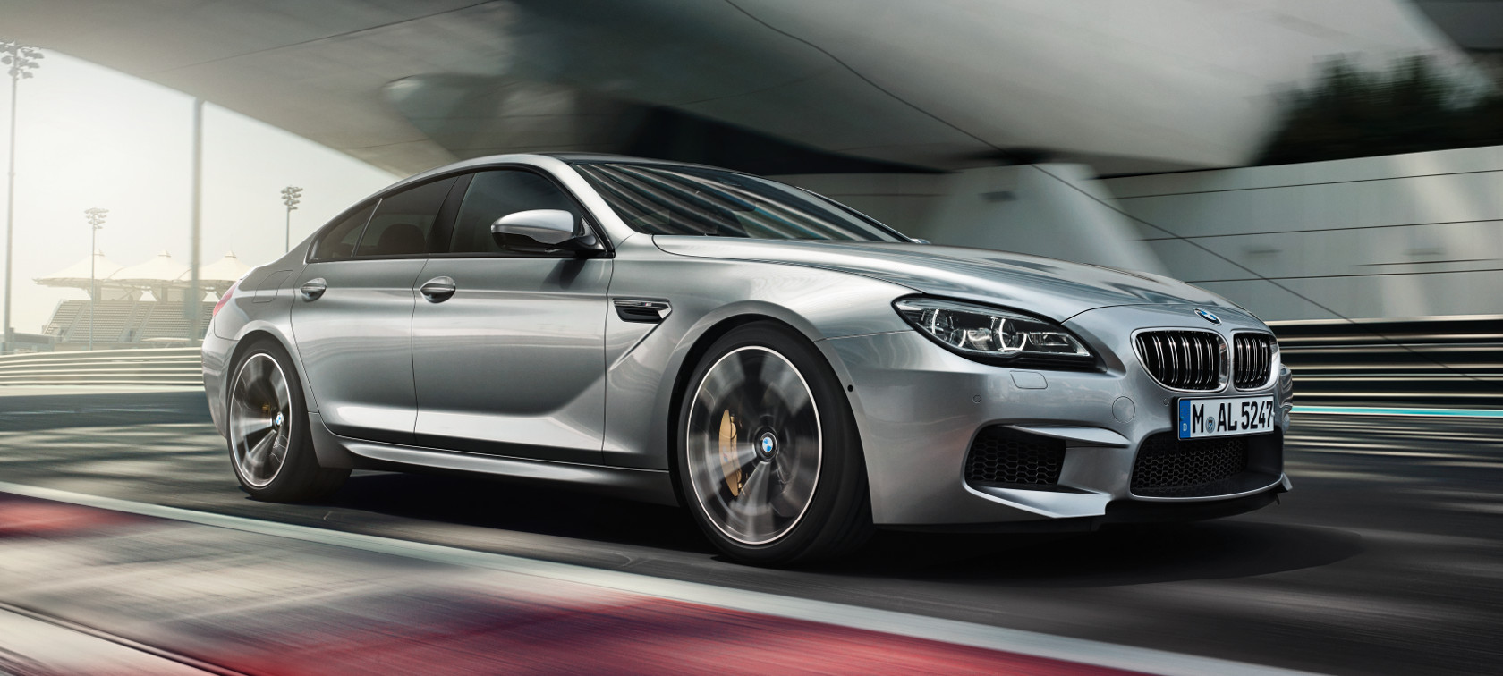 BMW M6 Gran Coupé - Carrosserie grise - Vue de l'extérieur BMW M6 Gran Coupé - Carrosserie grise - Vue de l'extérieur