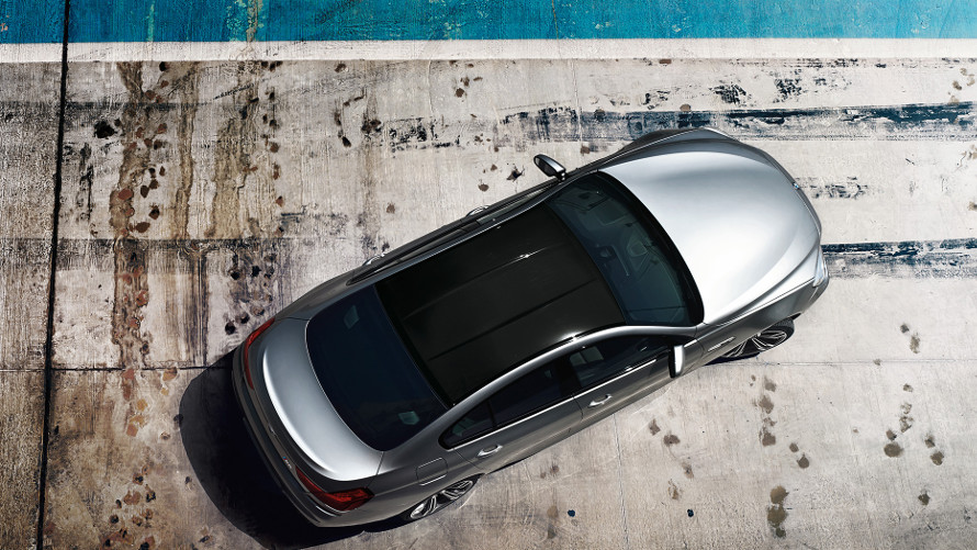 Gran Coupé BMW M6 de Série M - carrosserie grise. Vue de dessus.