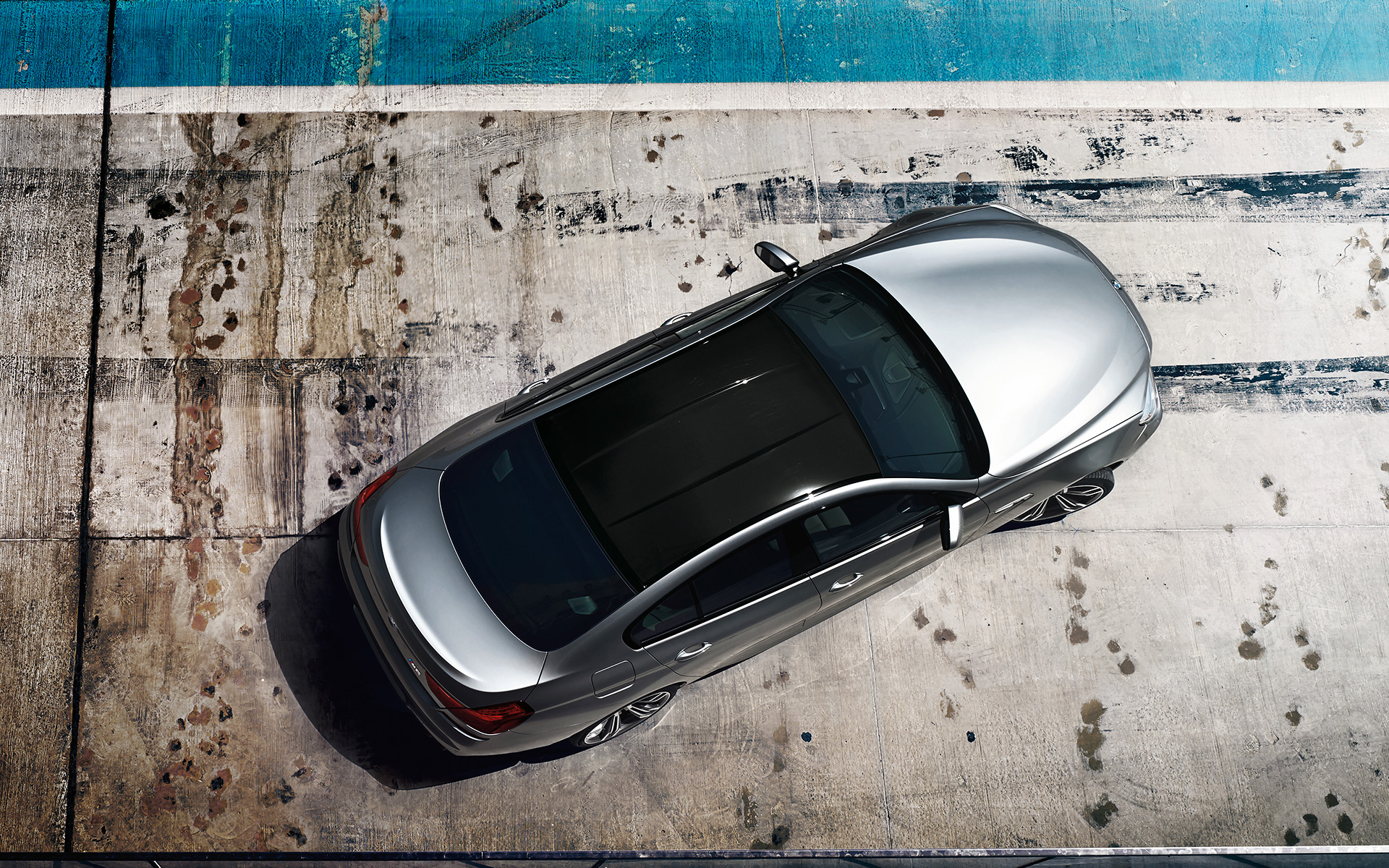 Gran Coupé BMW M6 de Série M - carrosserie grise. Vue de dessus.