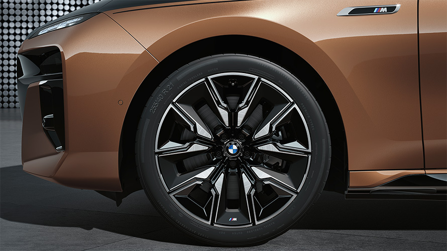 BMW i7 M70 xDrive Sedan G70 21” M aerodynamic wheels 909 M Multicolour