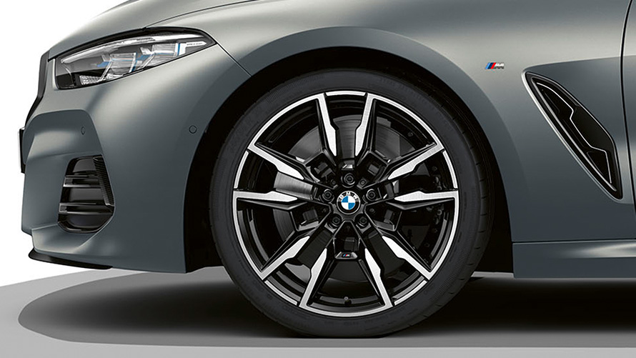 BMW M850i xDrive Convertible G14 LCI Facelift 2022 BMW Individual Frozen Pure Grey metallic 20'' M light alloy wheels Double-spoke style 894 M close-up