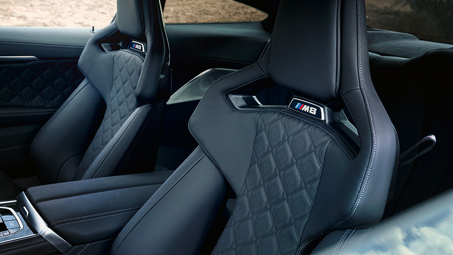 BMW M8 Coupé F92 LCI Facelift 2022 interior cockpit M Carbon bucket seats