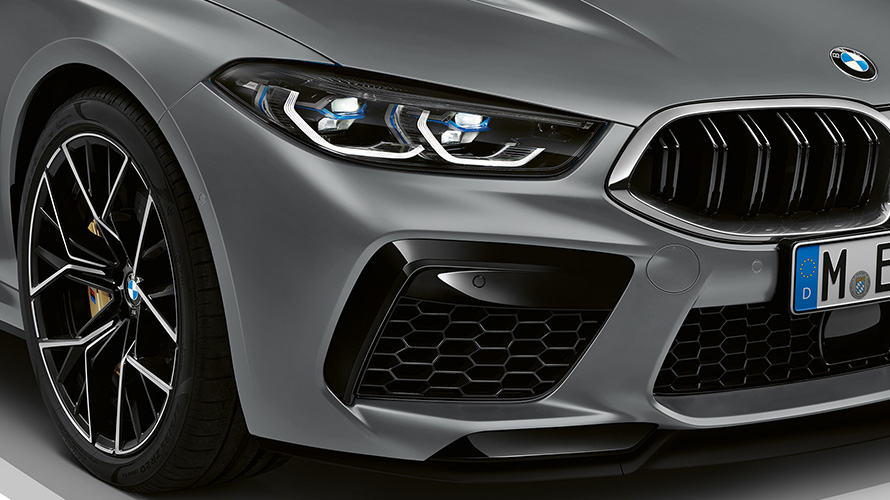 The new BMW M8 Gran Coupé F93 LCI Facelift 2022 BMW Individual Frozen Pure Grey metallic M front apron close-up