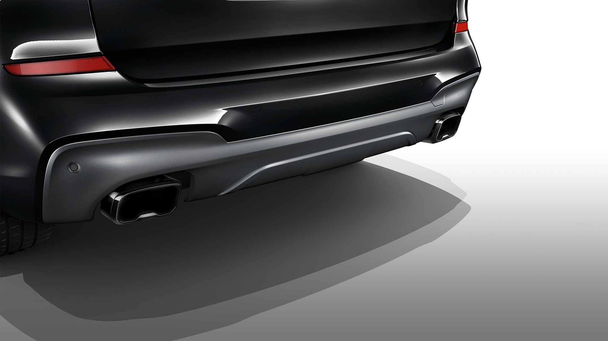 BMW X3 M40i, tailpipe trims. BMW X3 M40i in Black Sapphire metallic, exterior, tailpipe trims in Black Chrome.