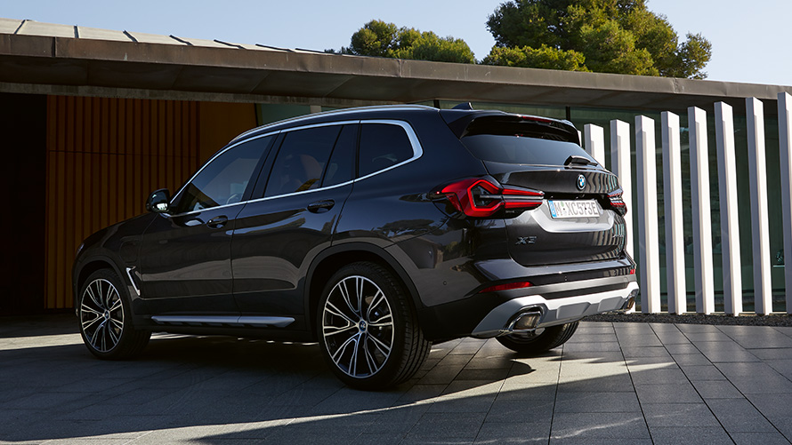 BMW X3 G01 SUV Financial Services 2021 BMW X3 G01 SUV Financial Services Sophisto Grey three-quarter rear view standing 2021