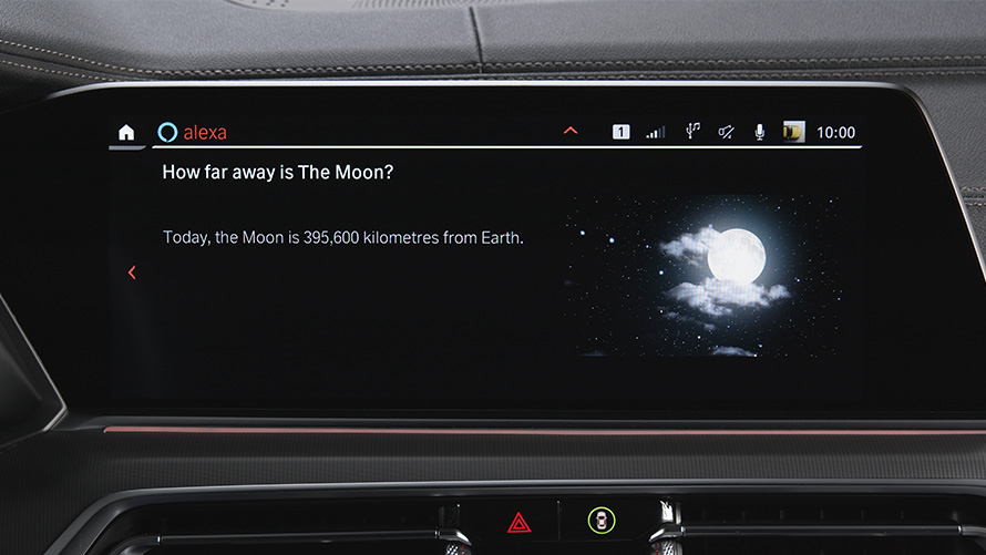 BMW Remote Software Upgrade Amazon Alexa Car Integration BMW Remote Software Upgrade Amazon Alexa Car Integration Système de navigation en gros plan