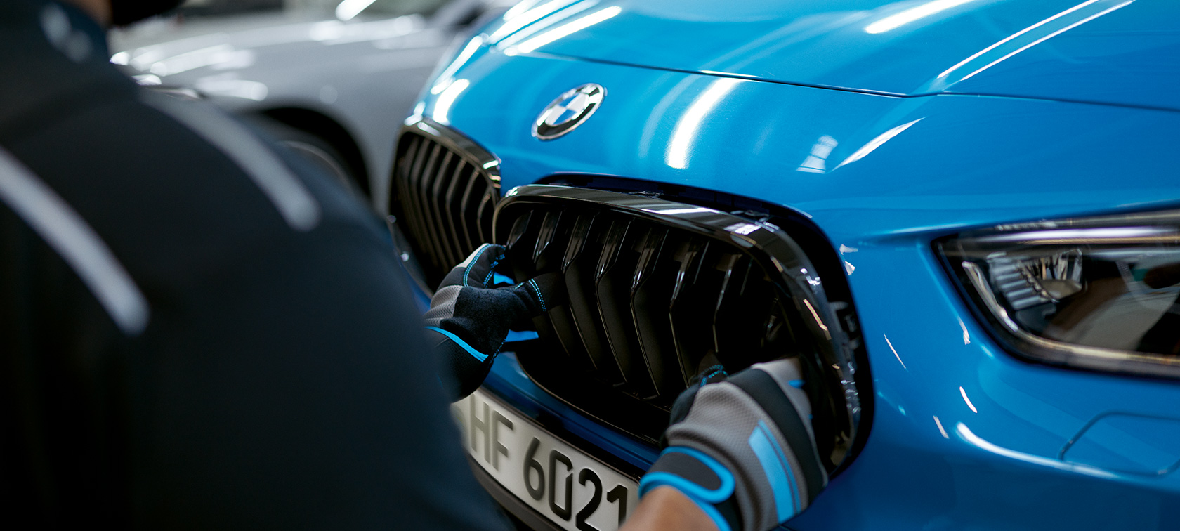 Réparations Après Accidents De Bmw. Réparation de la grille de rein BMW.