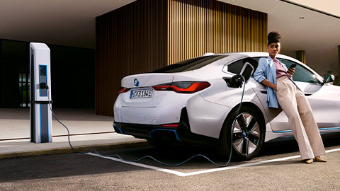 BMW i4 charging