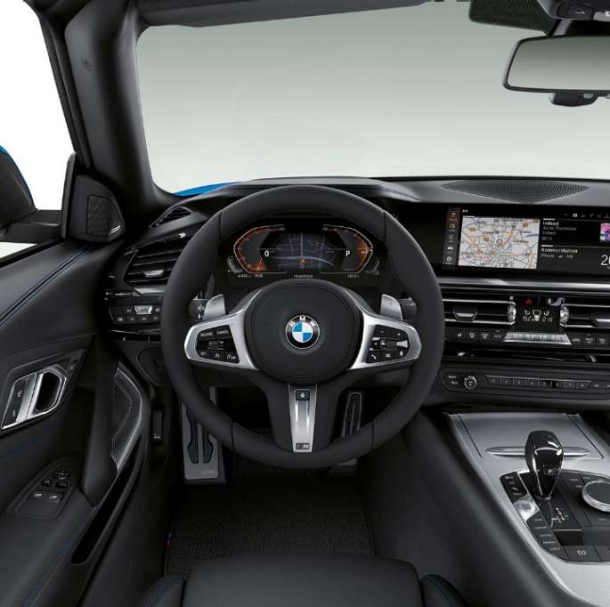 BMW Z4 Roadster en Kit M Sport BMW Z4 Roadster en Kit M Sport, volant et place du conducteur